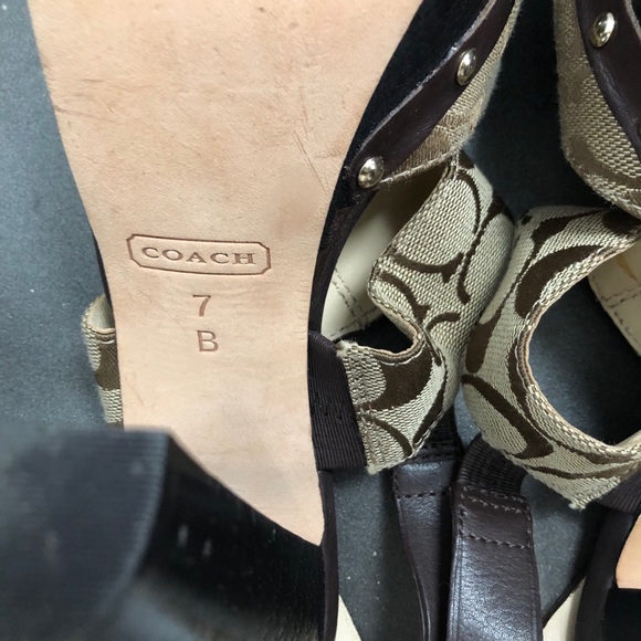 Coach Darcey Heels with Vintage Wristlet - Picture 12 of 17